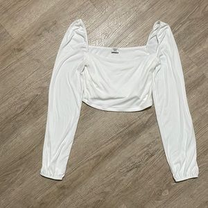 Sunday Best cropped white ribbed blouse with balloon sleeves. Size small.